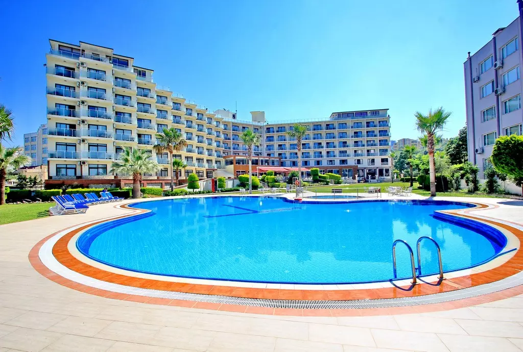 hotel royal palace kusadasi_shabavizparvaz_01.jpg